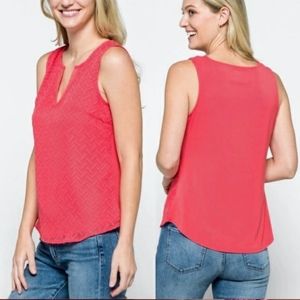Market & Spruce Ezide Textured Sleeveless Top